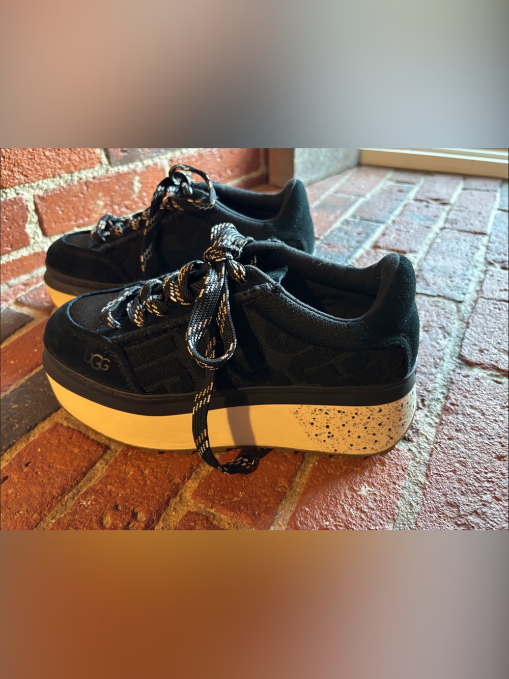 UGG Women's Sz 7 Black Sneakers with Off White Speckled Platform